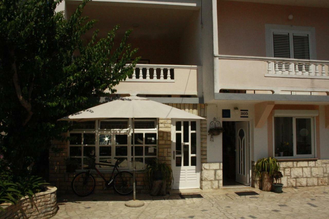 Guesthouse Matusan'S Place Banjol Exterior foto